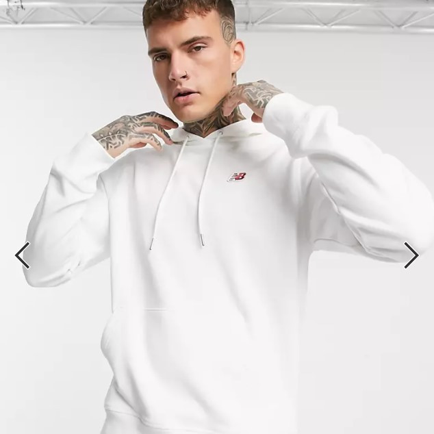 Белый худи с небольшим логотипом New Balance по выгодной цене