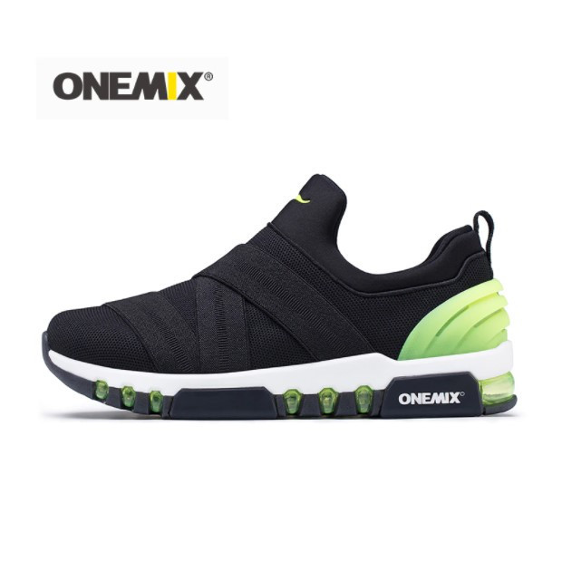 Стильные кроссовки ONEMIX по выгодной цене